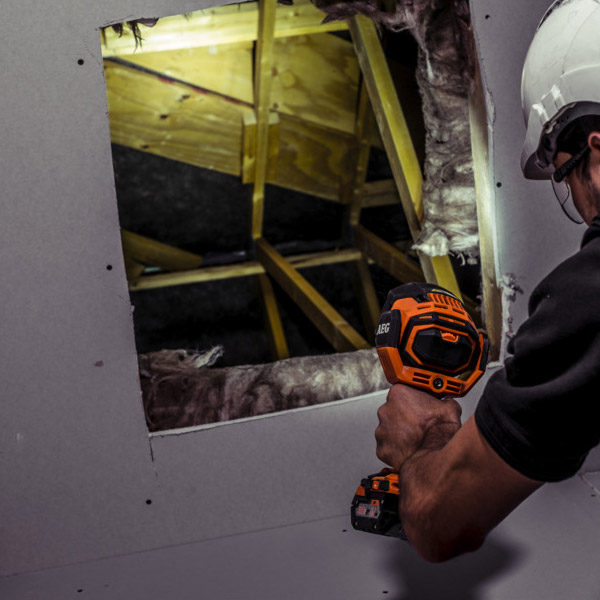 18 V LED Torch Light