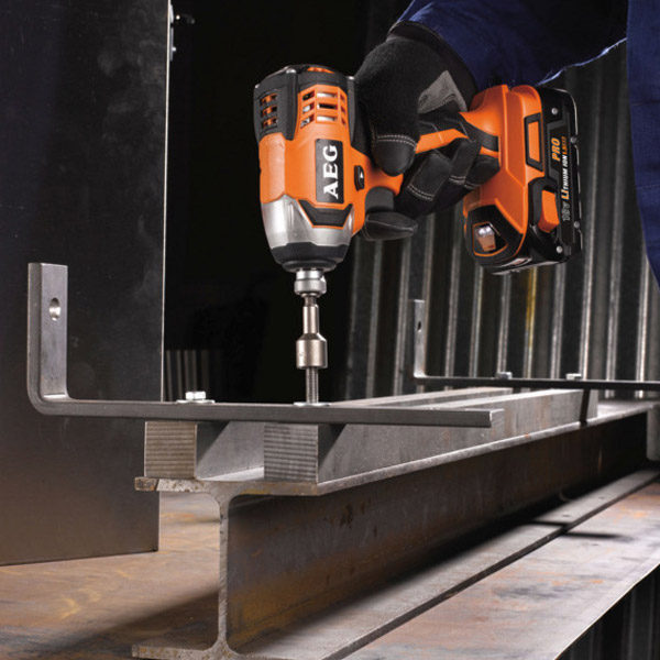 18 V Ultra Compact Impact Driver