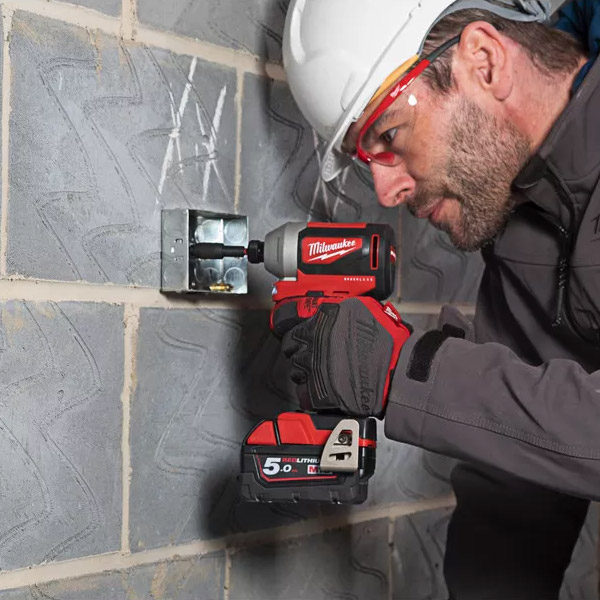M18&trade; brushless &frac14;? Hex impact driver