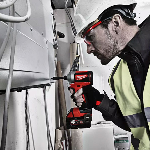 M18&trade; compact brushless &frac14;? Hex impact driver