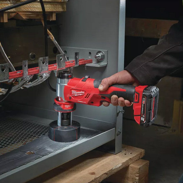 M18&trade; FORCE LOGIC&trade; hydraulic knockout punch