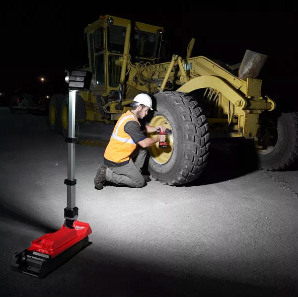 M18&trade; ONE-KEY&trade; LED remote stand light