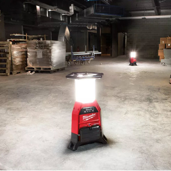 M18&trade; ONE-KEY&trade; LED compact site light charger