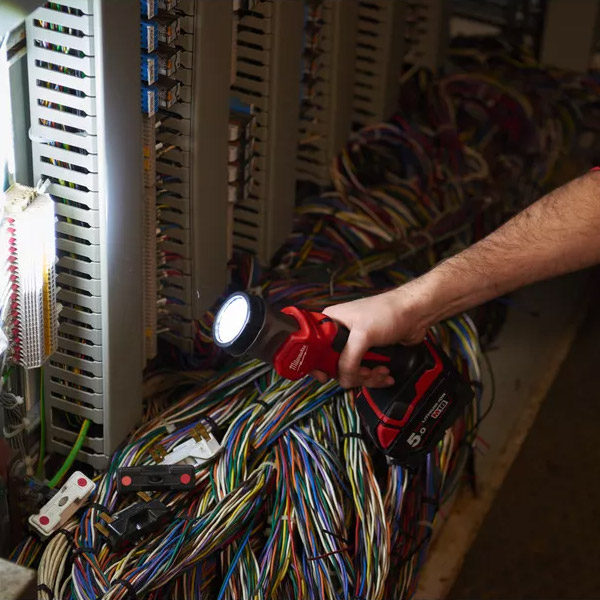 M18&trade; LED torch