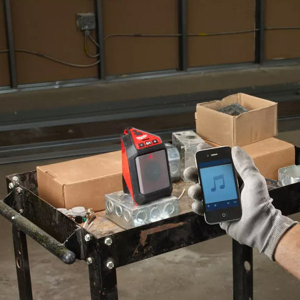 M12&trade; jobsite Bluetooth&reg; speaker