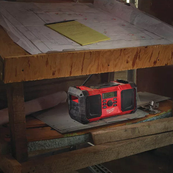 M18&trade; jobsite radio