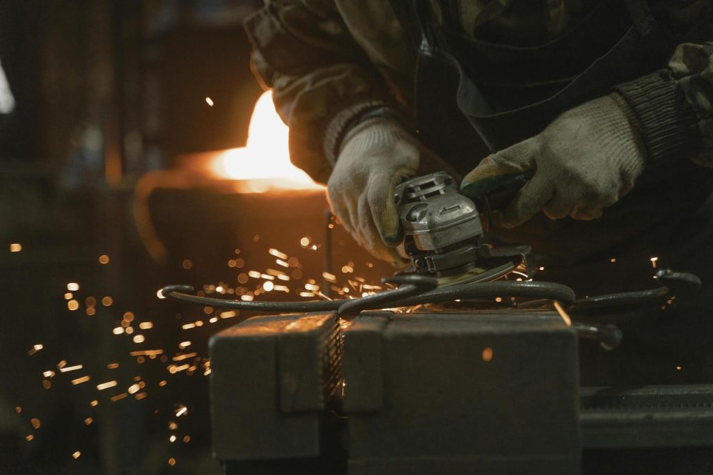 angle-grinder-safety-tips-how-to-avoid-workplace-injuries